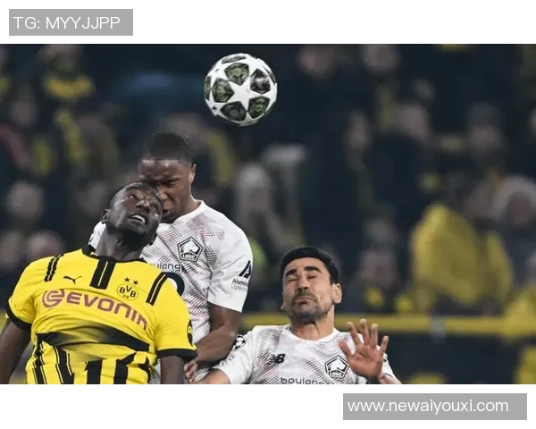 阿德耶米替换时摔水瓶引发争议科瓦奇回应称没有必要